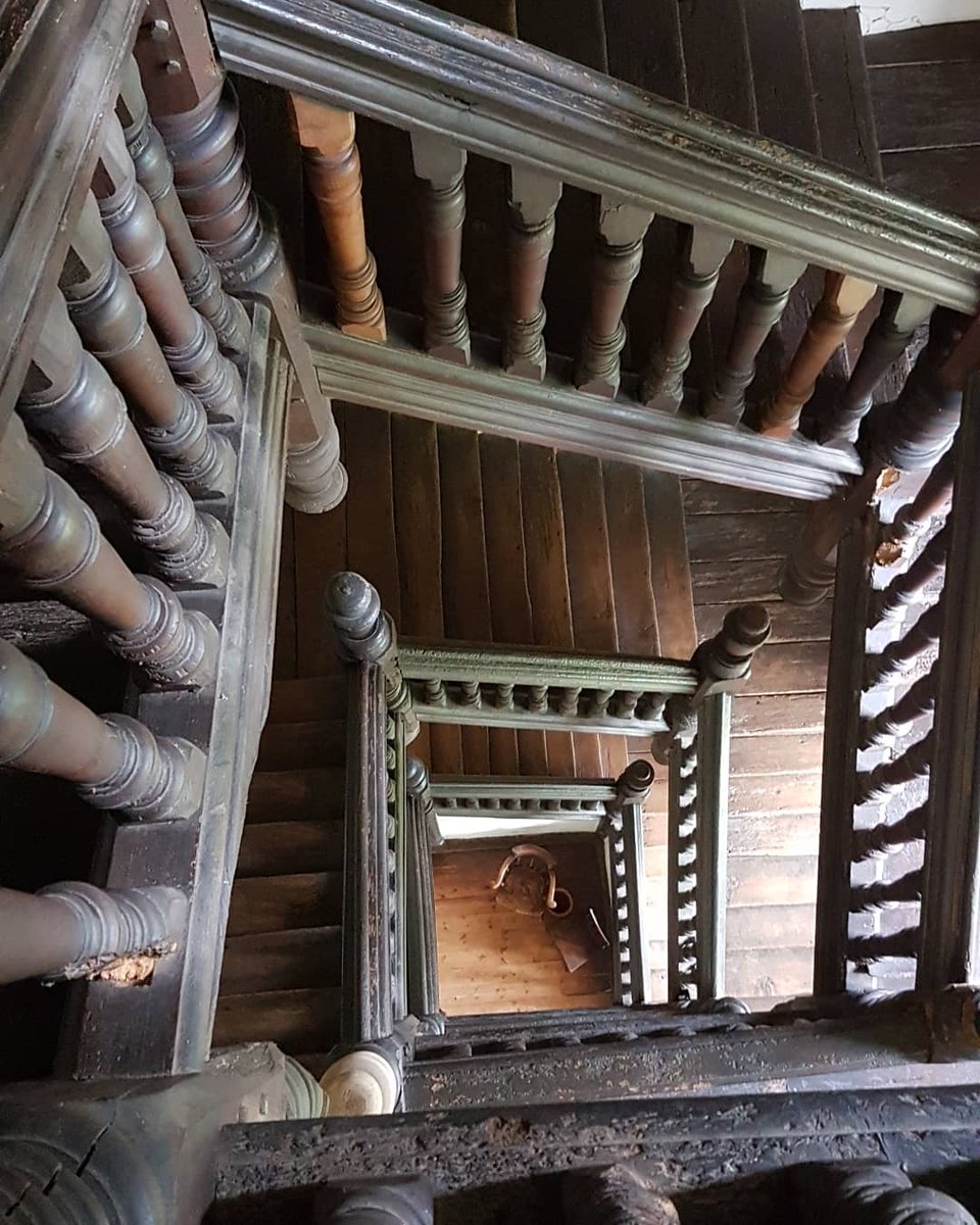 DesignBristol23's tweet photo. #inspiration for today . #beautiful photos taken whilst 3d scanning a #strapwork #ceiling in #Treowen House #monmouth. Available for #hire for #wedding and partys. https://t.co/bswiUQN1Vw