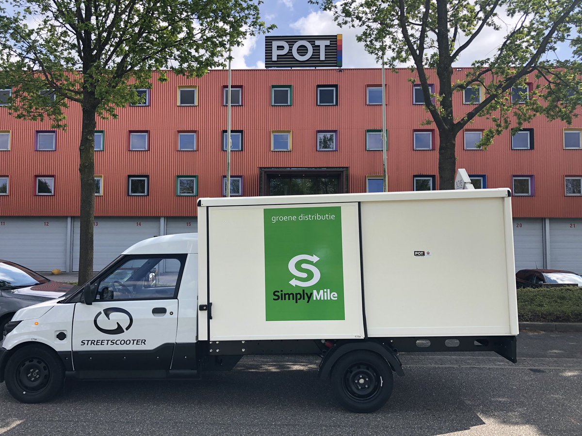 POTMOVERS's tweet photo. POT Verhuizingen/Logistiek is keihard aan het werk om samen met @SimplyMile_nl en PostNL de binnenstad van Amersfoort en Utrecht duurzaam te gaan bevoorraden. Vanmorgen alvast de 1e proefrit (volledig elektrisch) gemaakt. Wordt vervolgd! https://t.co/hAqhxR8IoN