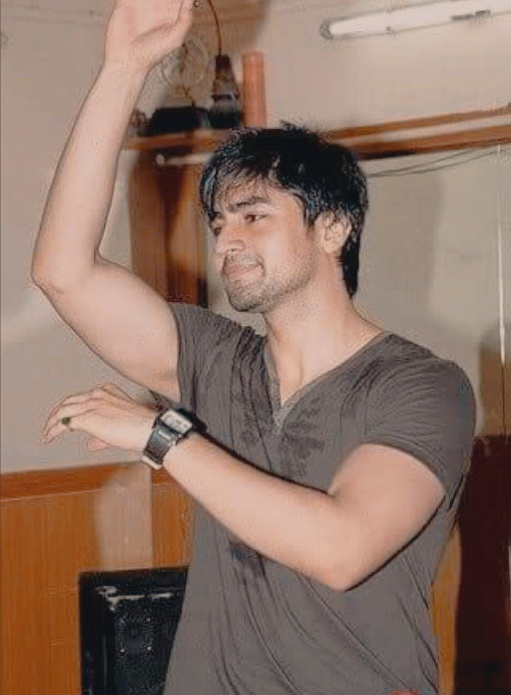 Harshadrules's tweet photo. ❀Caption this!!!!!

________________ #HarshadChopda https://t.co/AD0pxqzdUR