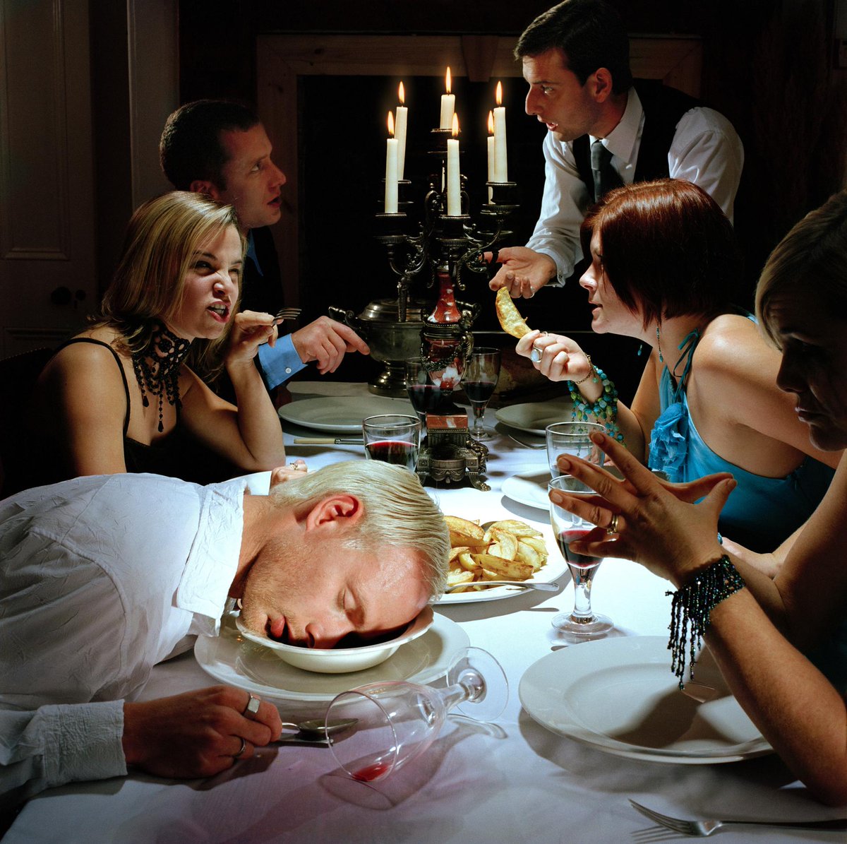 1blague_com's tweet photo. 👱‍♀️ - La famille de mon nouveau mec ne m'apprécie pas du tout, je le vis mal !
👩 - Mince, toute sa famille ?
👱‍♀️ - Surtout sa femme et ses enfants.

#blague #humour #lol #1erMai #couple #amour https://t.co/Ea2G8ZwKtQ