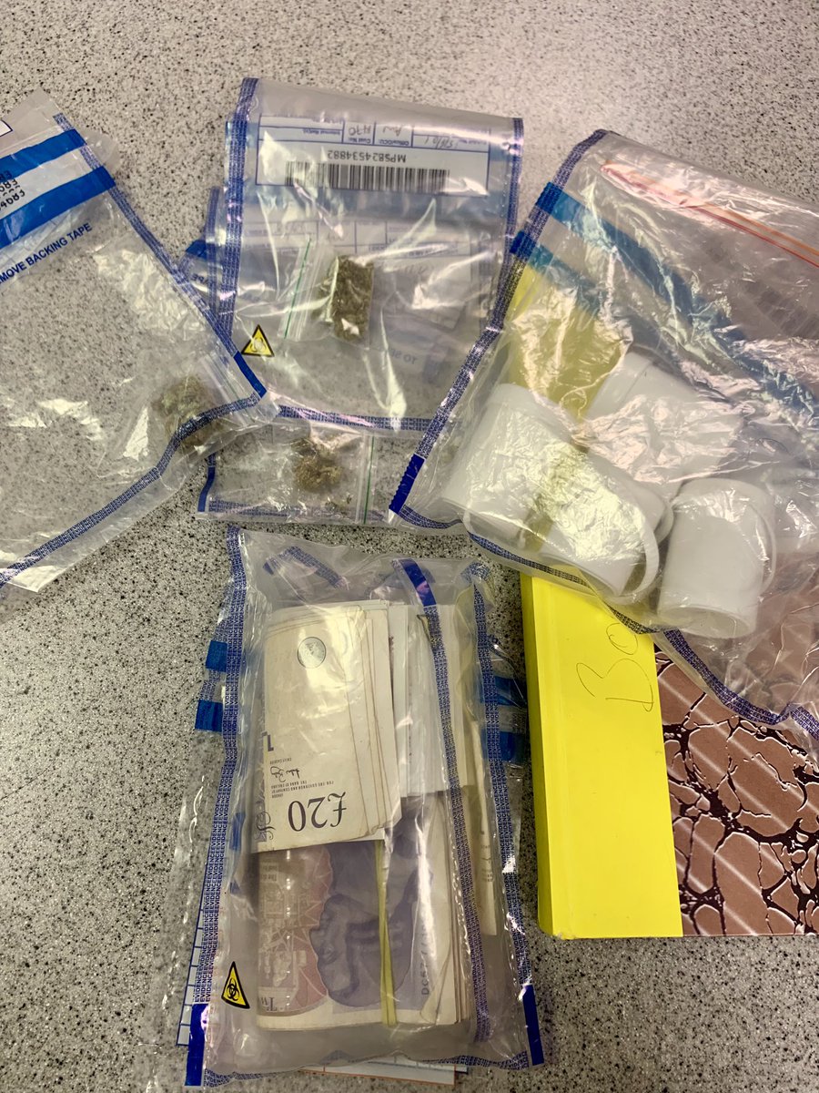 MPSLancasterGte's tweet image. In the early hours of the morning, local officers from #LancasterGate @MPSWestbourne @MPSChurchStreet &amp;amp; @MetTaskforce #U52 executed a Drugs warrant on the #LissonGreen Estate. 

Currently 2 in custody for Possession with intent to supply Cannabis &amp;amp; investigations are ongoing.
