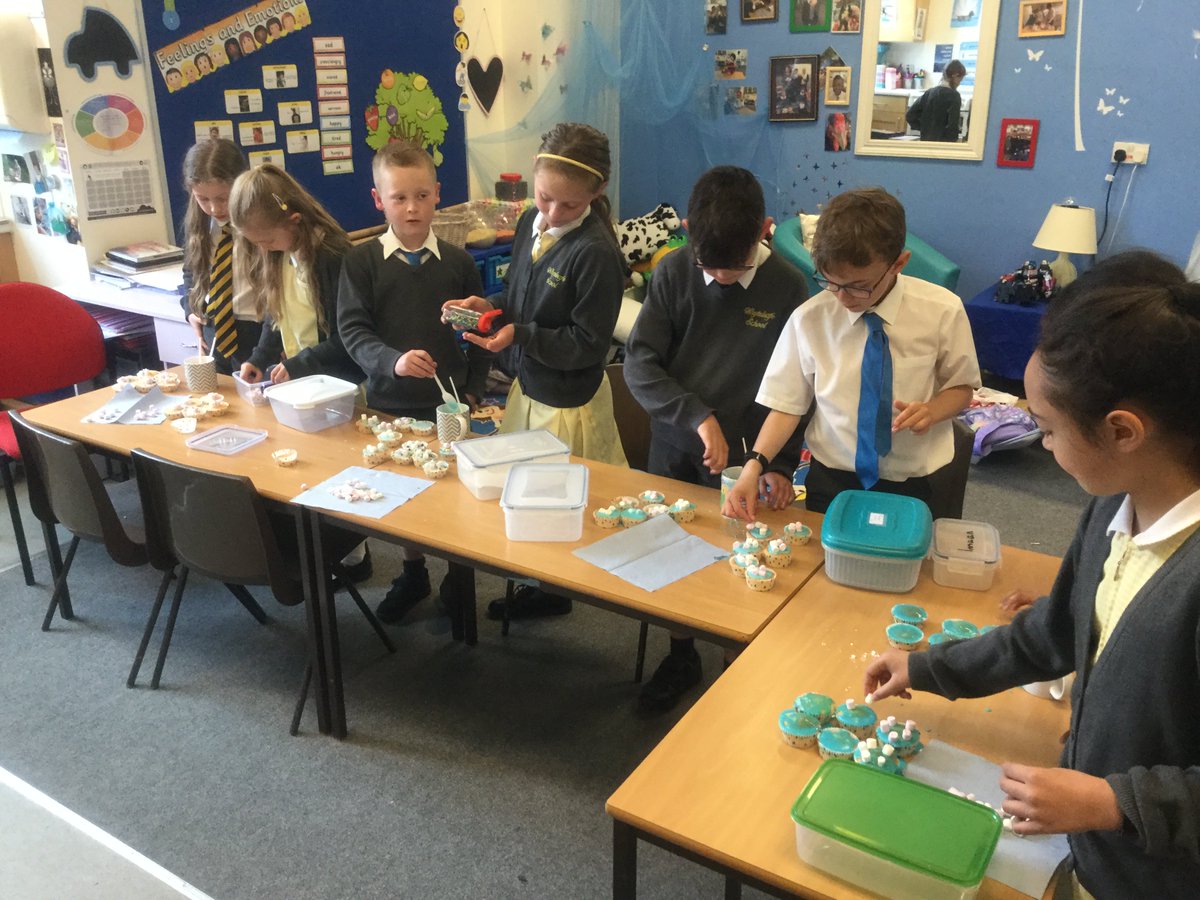 A fantastic start to the Year 4 Cooking Club yesterday... we got busy baking cupcakes! I hope they were as delicious as they looked!