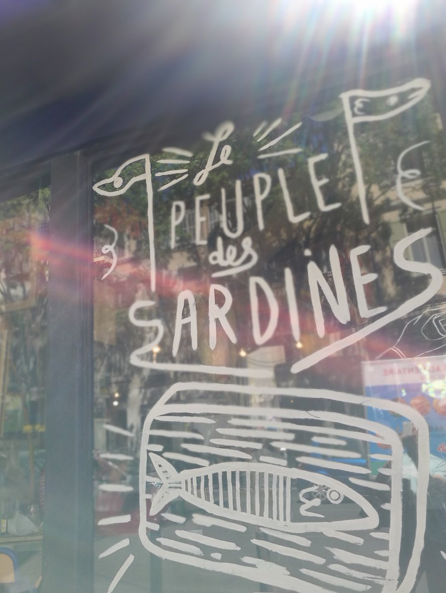 La Boite à Sardine 🐟 restaurant poissonnier perché en haut de la Canebière à Marseille tourissima.fr/la-boite-a-sar…