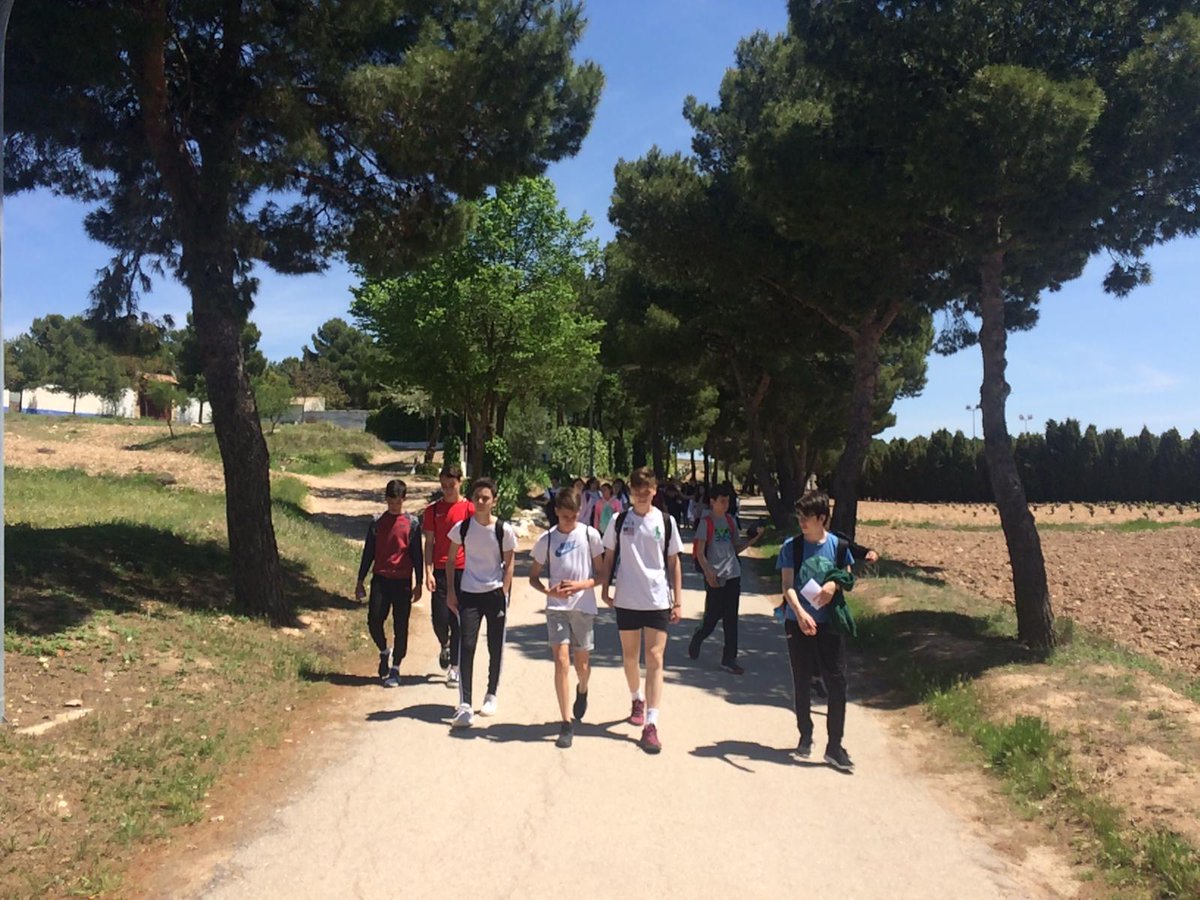 FEFCCriptana's tweet photo. CONVIVENCIAS E.S.O.
Realizandándose en la Ermita de la Santísima Virgen de Criptana las convivencias de evangelización propuestas al alumnado de secundaria
El  martes   2° curso de ESO,  donde acompañados de  profesorado,  trabajaron , reflexionaron y compartieron experiencias . https://t.co/muhl7pGpva