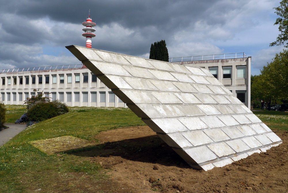 Nouvelle oeuvre réalisée sur le #CampusDeBeaulieu #Rennes, (Mur 127) duthion.blogspot.com/2019/04/mur-12… …  #iutRennes #laurentduthion #mur127 #oeuvrePublique