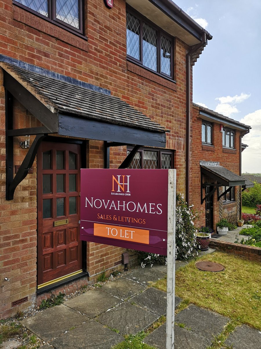 #let on the #firstviewing! Well done to our amazing #NovahomesLettings team in #Plymouth! Do you want to #rent your #property QUICK? Call us on 0175220640! 🏡
