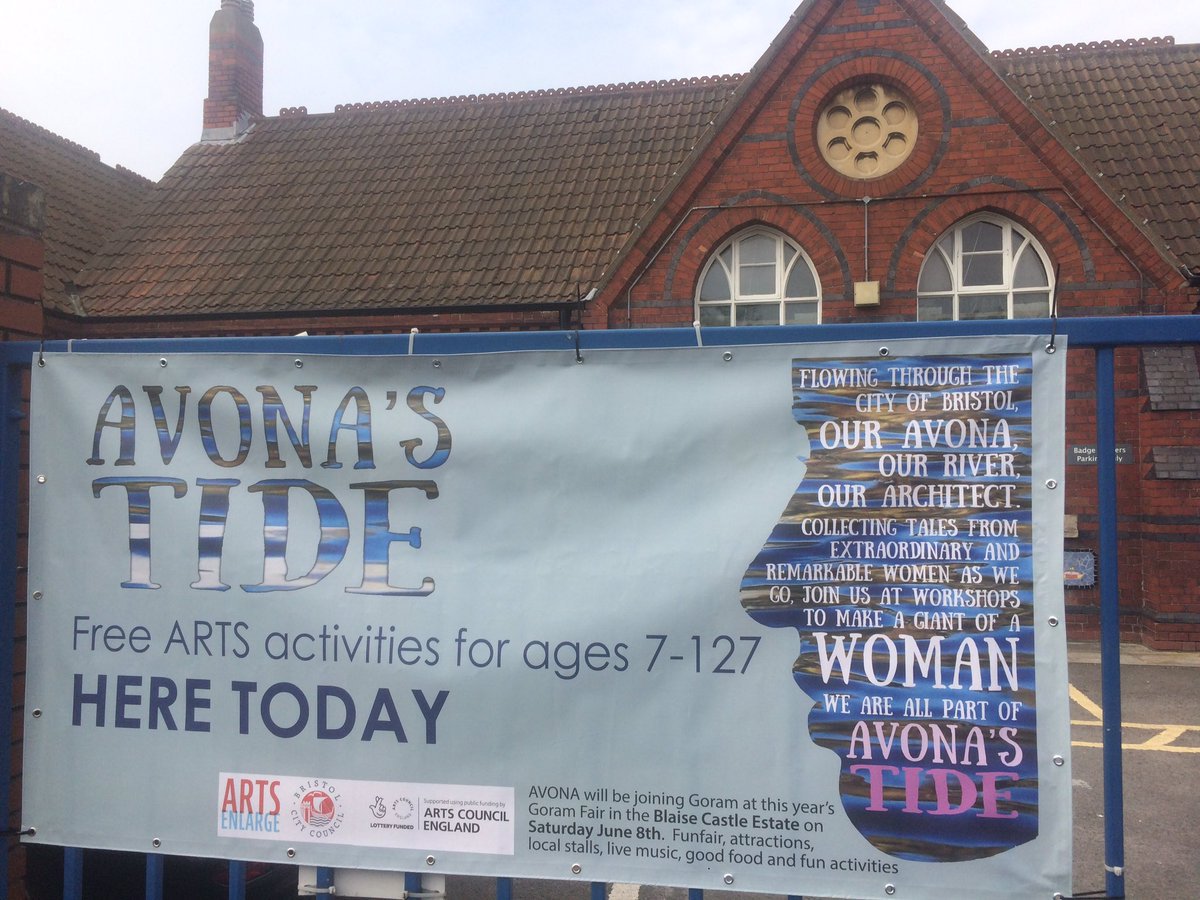 Free arts activity to everyone at our Avonmouth Community Center! 
Come and help us build our giant Avona from natural materials to the Goram Fair. 
There will be activities happening today, Thursday, Friday and next Monday from 10:00 to 16:00.