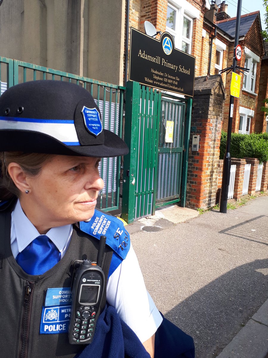 JRHYouthSupport's tweet image. Lovely to meet head of PTA this morning!! @JRHYScommunity @AdamsrillPrima1 @MPSPerryVale talks shared @JRHYouthSupport mission #visualawareness #campaign on #publichealth #knifecrime #poster competition embracing arts for visual awareness 👣🍃🌼 book launch #fiveyearslater