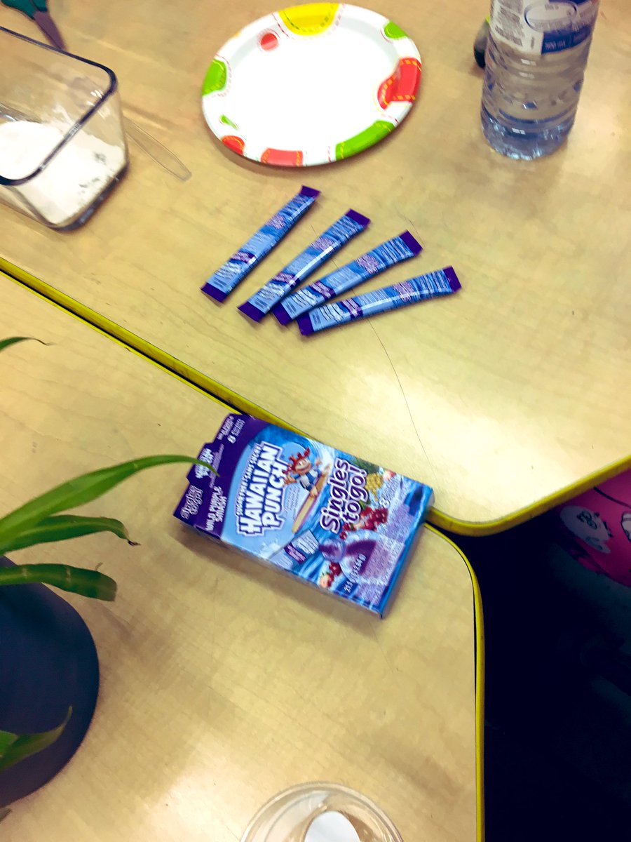 MWhiteSuperHero's tweet photo. โExperimentation is the GREATEST scienceโ Arabic Proverb Super Ss @DufferinSchool are enjoying the hands on Science experiments about solids, liquids, gases and the water cycle๐ฆ @WISE_KidNetic #wsdscience #sciencerocks https://t.co/vP2UB80wNO