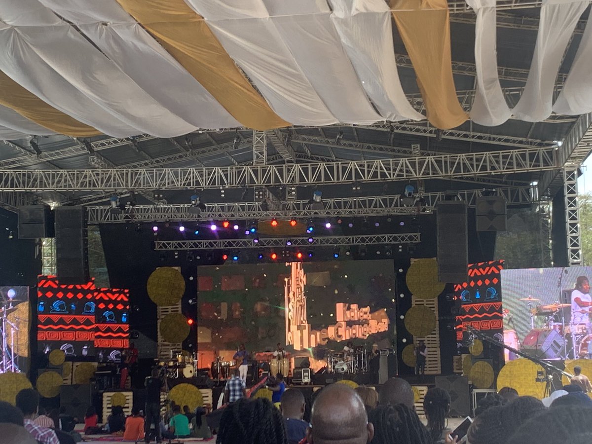 Instead of listening to Francis Atwoli talk trash at an empty Uhuru Park, you’re better off here at the #SafaricomJazz to enjoy some amazing Afro Jazz.