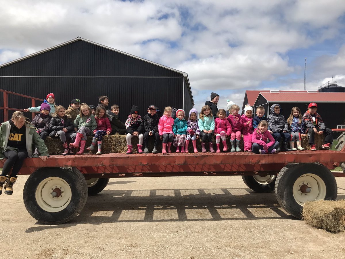 JamieJ19842012's tweet photo. A very educational trip to the farm! Milking cows, feeding sheep and calves. A great field trip to support our inquiry! Thank you to the Wurmli and Misch Family! @stjoesportelgin https://t.co/z9fFdPWdhP