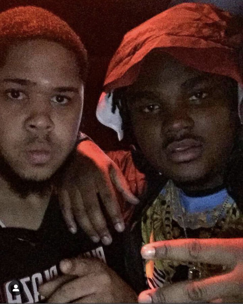 YoungAnt218's tweet photo. The first time i met @Tee_Grizzley I told him I was happy he was home 💪🏽. Second time was just a blessing 🙏🏽✨. #Win #PrayForThisShit https://t.co/rttmMzxlVm