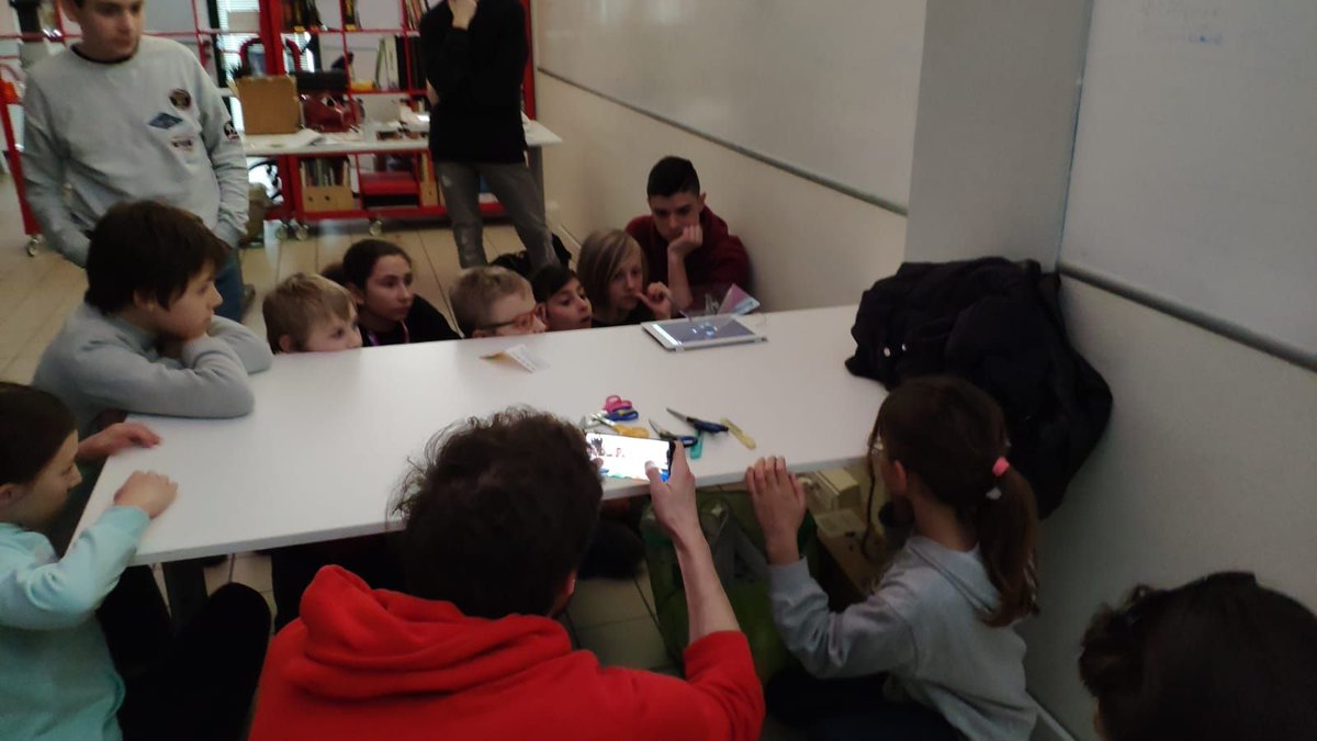 coderdojopd's tweet image. ancora la magia della luce 😀 😀 😀  !!
presso #TALENTLAB con #CoderdojoPD
