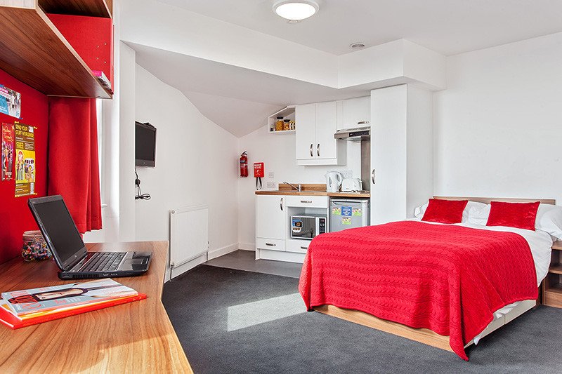Host Wembley student accommodation is located just minutes from Wembley Park, home to great shopping, cafes and world-class events. Jump on the Metropolitan Line at Wembley Park Underground, and you’ll be in Central London’s Baker Street in 2 stops! istudentaccommodation.com/london/residen…