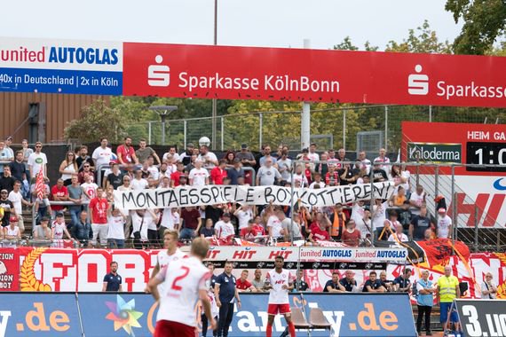 FasziFankurve's tweet photo. Auch für das letzte #Montagsspiel der #3Liga in dieser Saison sind wieder Fanproteste angekündigt: #GegenMontagsspiele #FORSVM https://t.co/a8UMTVUuPo https://t.co/518RtoqOat