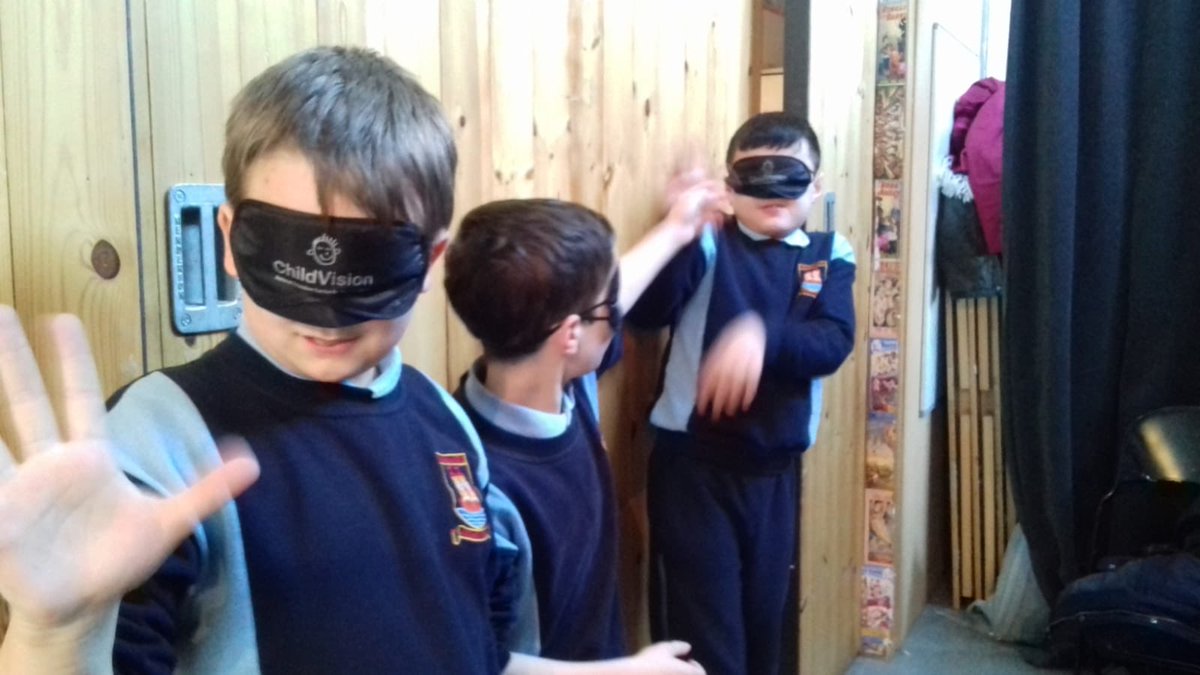 STEMstbrendans's tweet photo. Using our senses 4th class @MsMcCarthy10 https://t.co/phA5tmTHhF
