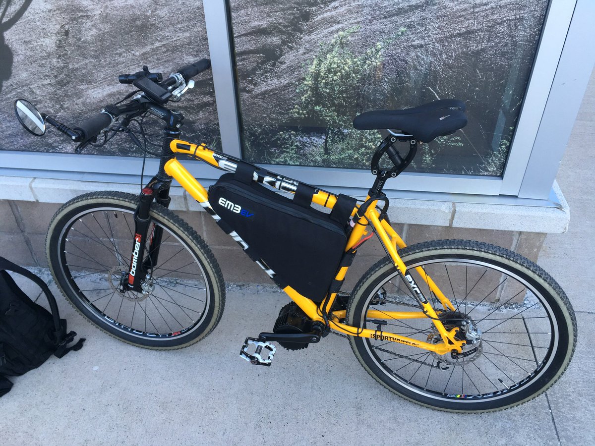 AaronNotHanson's tweet image. Got my bike back from the shop and installed a #thudbuster LT suspension seatpost and a new seat. So much more comfortable to ride. Hit a large hidden puddle at night that launched me. Armor absorbed the impact though.

#BBSHD #bafang #ebike #norco #bicycle #em3ev