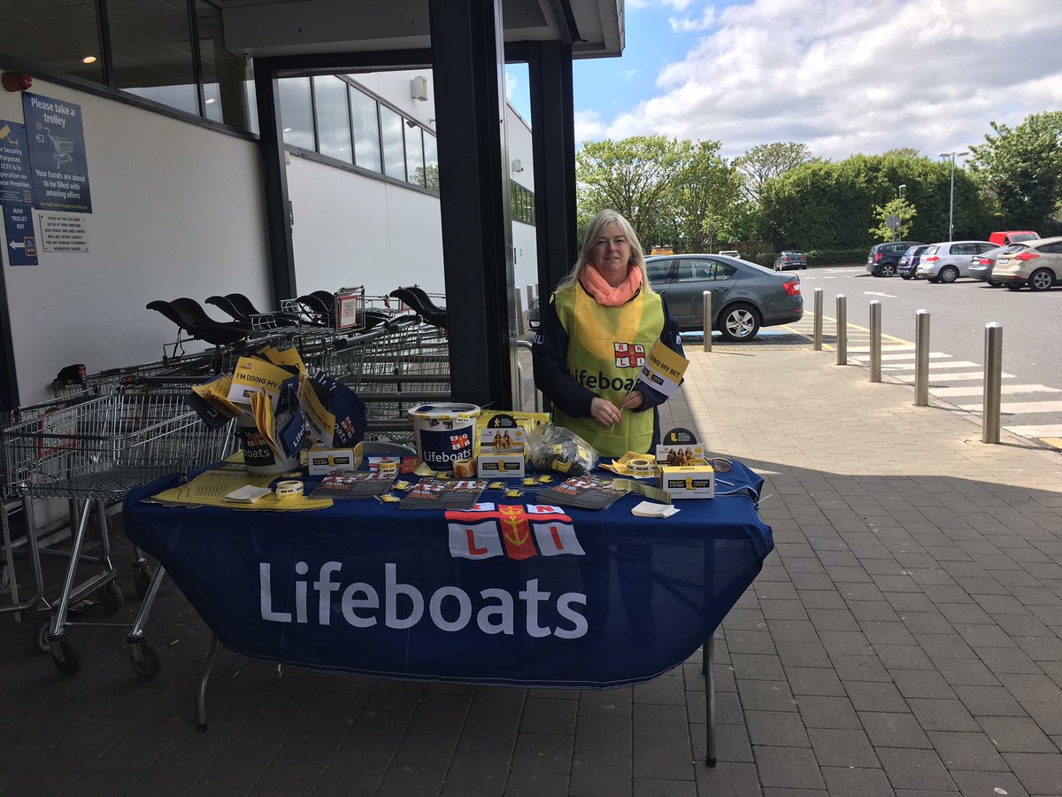 Our staff from <a href="/RNLI/">RNLI</a> Dublin collecting outside <a href="/Aldi_Ireland/">Aldi Ireland</a> Santry store #MaydayEveryDay