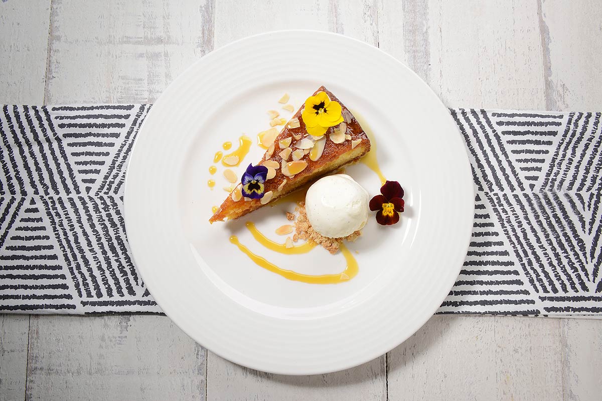Lancs_Cookbook's tweet photo. Go say hi to @bayhorseinn, who will be featured in our @Lancs_Cookbook.  An award-winning gastro-pub set in picturesque Lancashire, serving delicious grub! 🍴🐄#Lancashire #cookbook #foodie https://t.co/EiPhP9O4zI