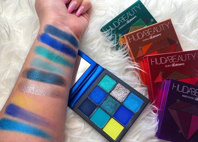 claudiamakeup3's tweet photo. Sapphire Obsessions de @hudabeauty 💙
MAKE Up con ella 😍
@sephora_spain #hudabeauty #sephora #sephoraspain #amethyst #sapphire #topaz #ruby #paletteobsession  #video #youtubers #youtuber #youtube #especial #blogger #beautyblogger #bloggertenerife #blo… https://t.co/4AUrITcY2x https://t.co/LfLHXOWcII