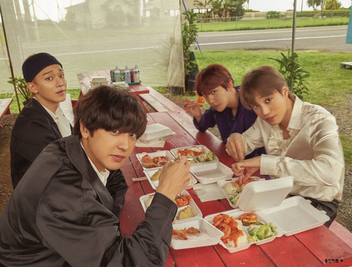 BaekhyunItaly's tweet photo. [HD SCANS] 190430 EXO – PRESENT ; gift Photobook

#EXO #Baekhyun #ByunBaekhyun #Chanyeol #ParkChanyeol #Kai #KimJongin #Chen #KimJongdae #PRESENT_gift #엑소 #백현 #BBMAsTopSocial EXO @weareoneEXO https://t.co/DOzmdqzItR