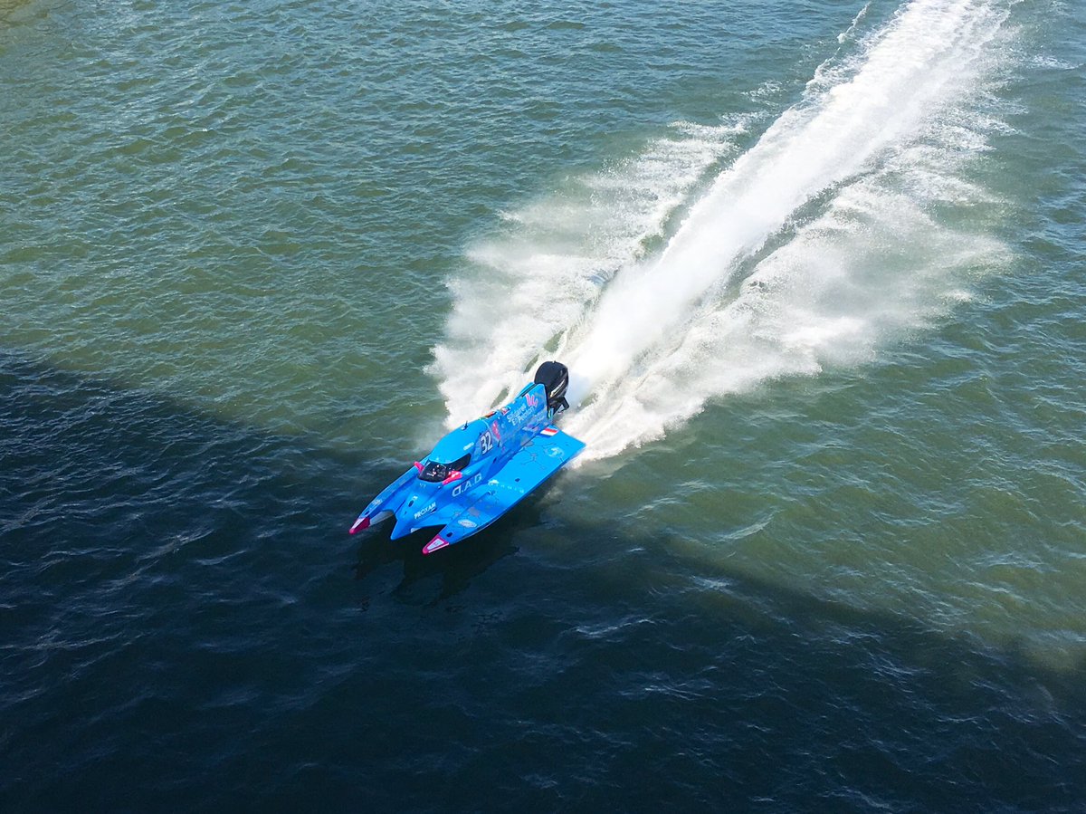 Début du sprint final ! Il ne reste plus que 2h à tenir pour les participants. <a href="/24HRouen/">24 Heures de Rouen</a> <a href="/paris_normandie/">paris_normandie</a> 

Classement après 22h :

🥇Team Abu Dhabi #35
🥈Team Hafa Racing #28 (+96)
🥉B.R.T #27 (+104)

🥇Arion Racing #41
🥈Team Magaur #71 (+20)
🥉CMN #87 (+31)