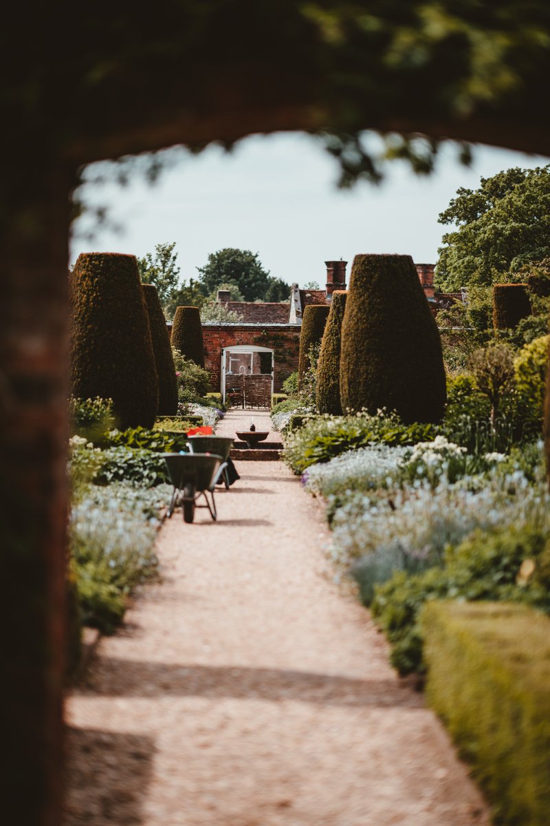 Food & Travel Girl • jillianbolger.com (@jillianbolger) on Twitter photo A question! Would love to know of any hotels and country houses in Ireland with great kitchen gardens. Somewhere that grows its own fruit, veg + herbs and features them on their menus. Places like <a href="/MountFalconEst/">Mount Falcon Hotel</a> <a href="/VPLodge/">Virginia Park Lodge</a> <a href="/BallyfinDemesne/">Ballyfin</a>. RTs welcome. Thank you! #JournoRequest A question! Would love to know of any hotels and country houses in Ireland with great kitchen gardens. Somewhere that grows its own fruit, veg + herbs and features them on their menus. Places like <a href="/MountFalconEst/">Mount Falcon Hotel</a> <a href="/VPLodge/">Virginia Park Lodge</a> <a href="/BallyfinDemesne/">Ballyfin</a>. RTs welcome. Thank you! #JournoRequest