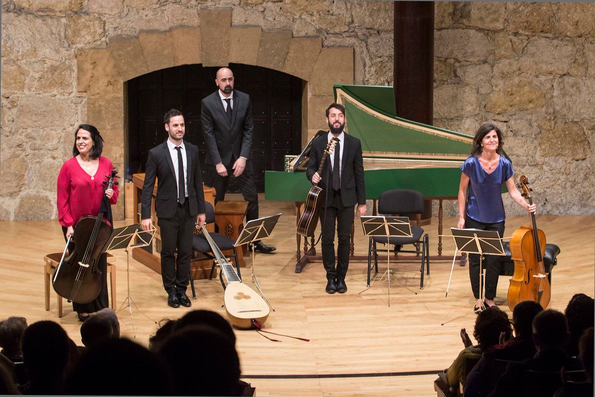 formaantiqva's tweet photo. CRÍTICA «Forma Antiqva conmueve al público ovetense con una noche de música italiana»
Gran expectación en el concierto. Éxito una nueva sesión de la #PrimaveraBarroca.
https://t.co/pvxpyJ76rg
— @lanuevaespana (25/4)
#músicaantigua @cndm_inaem @aytoviedo #notteitaliana https://t.co/dHd77guaPs