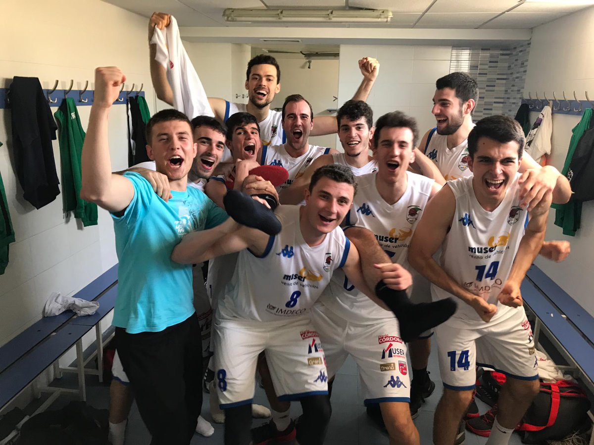 Ganamos en el Pabellón de Los Guindos 77-78 VS Unicaja. Fantástico chicos. 💪 💪 💪 💪 👏👏👏👏👏🏀🏀⛹️⛹️