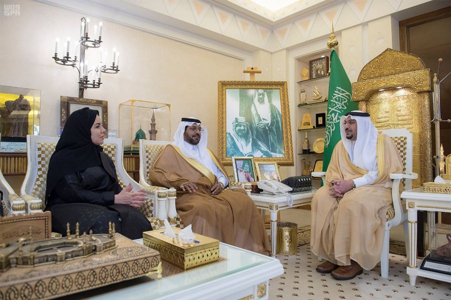 spagov's tweet photo. أمير #القصيم يستقبل الأمين العام لمجلس شؤون الأسرة.
https://t.co/FGip2Qj7bT
#واس https://t.co/s1FC9ninSH