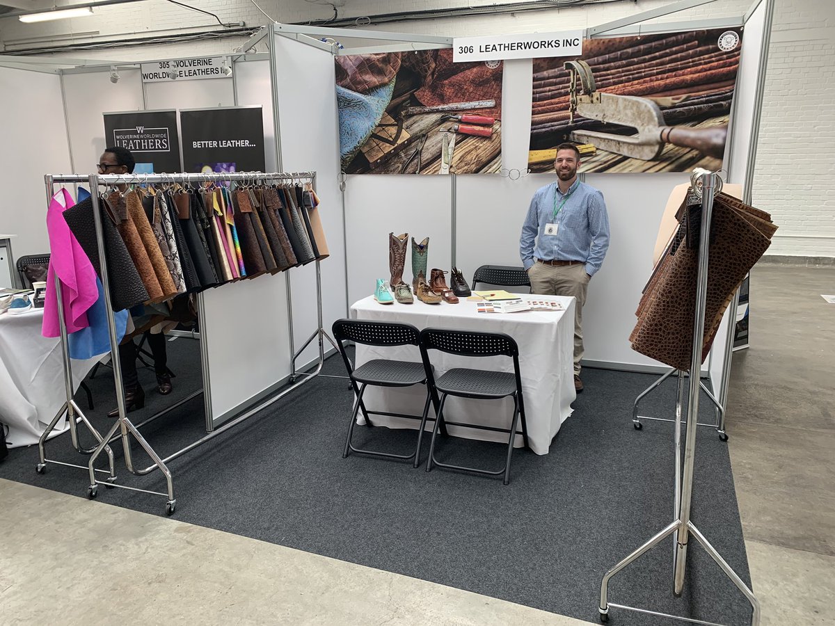 Printdot's tweet image. The EU Materials Show is open and everything is set up and ready to go! 😀 Exhibitors with shoes and leather Worldwide 🌍 We have completed 55 stands, provided the furniture and organised the event 👌🏻

#eumaterials #eumaterialsshow #london #oldtrumanbrewery #oldtrumanbrewery