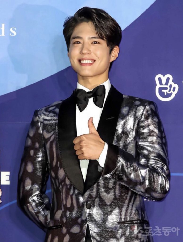 kimchifangirl's tweet photo. This Bogs I like 🎶 This Bogs I like🎵
Send some oxygen my way please🙏🏻🤣🤣🤣
#BaeksangArtsAwards2019 #ParkBoGum #BogsIlike https://t.co/eX77Tljvl4