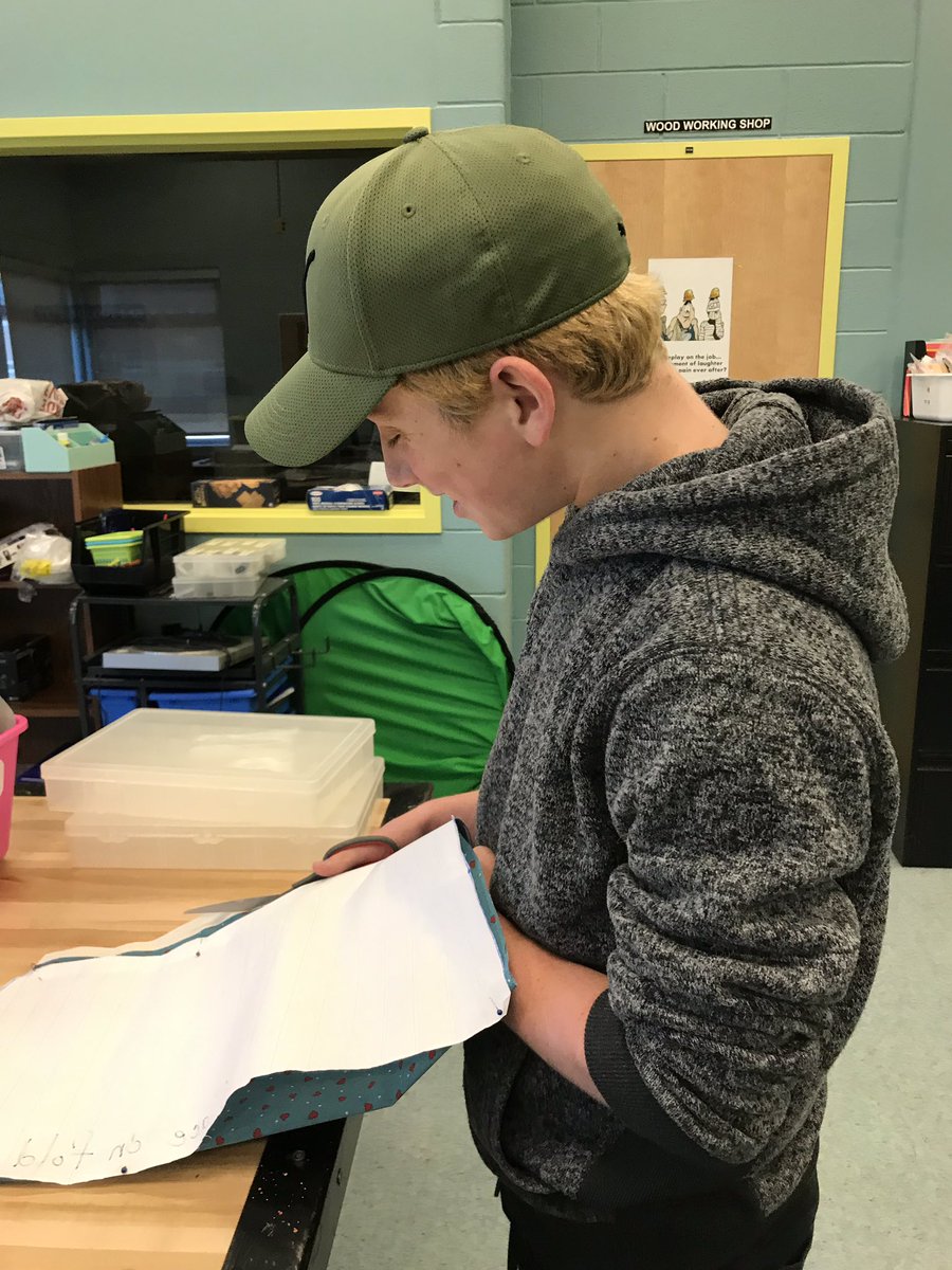 kariewaye's tweet photo. Ms.Waye’s Grade 8 Tech Class @AitkenAcademy https://t.co/Jya64E3yXc