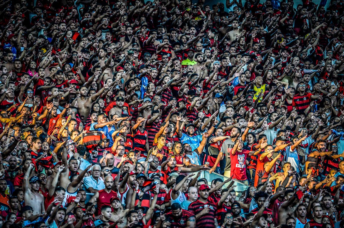 Flamengo's tweet image. Bom dia, Nação! Hoje tem Mengão em campo. Vamos com tudo para o segundo desafio no Campeonato Brasileiro. Pra cima deles! 🔴⚫️ 

📸 Alexandre Vidal/Flamengo

#CRF
