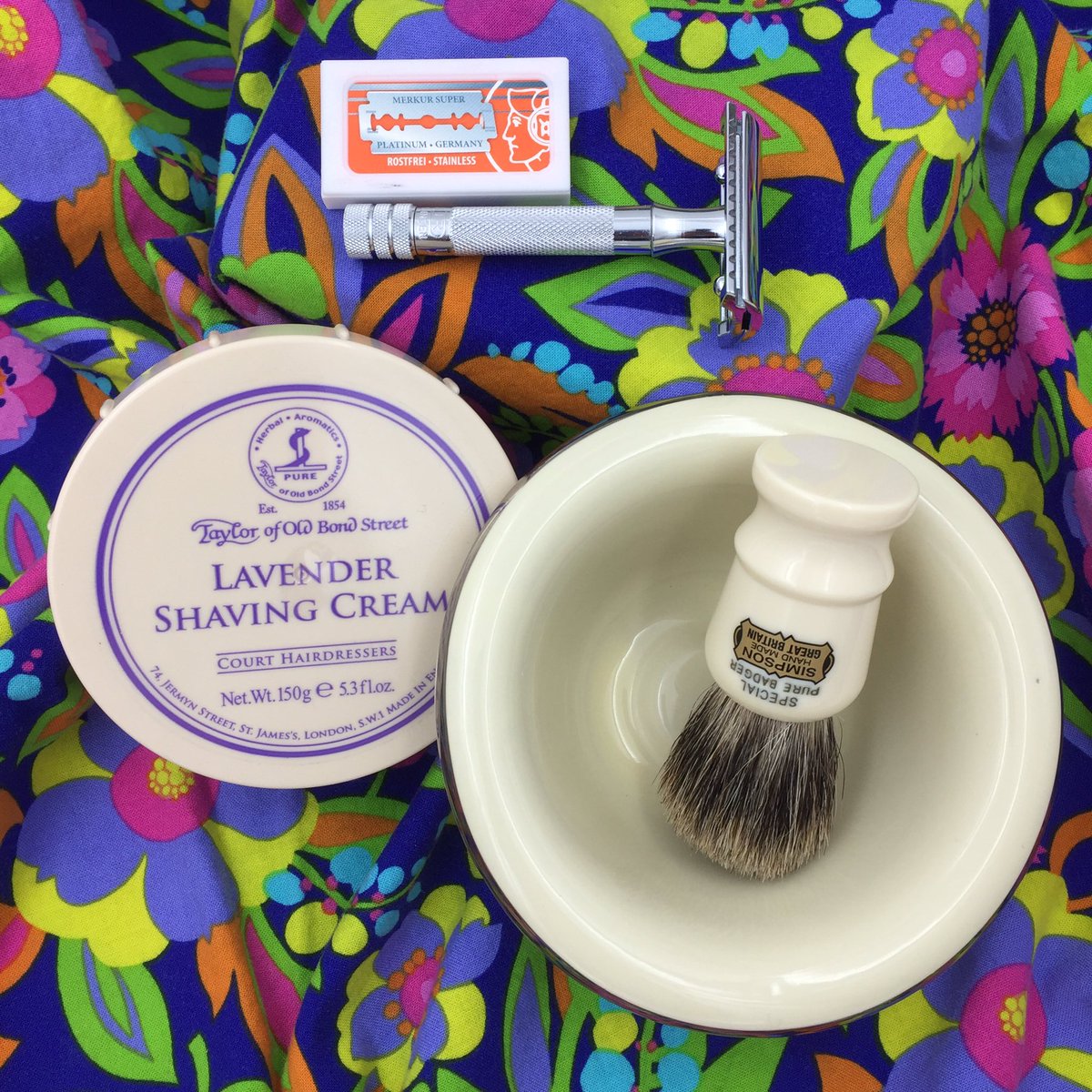 GriffithShaving's tweet photo. Why give mom flowers that wilt when you could get her started on a lifetime of luxurious wet shaving? 
https://t.co/7oPhVK6Za9 #womenwhowetshave #taylorofoldbondstreet #shavingsoap #shavingbrush #simpsonsbrush #shavingbowl #merkur #safetyrazor #derazor #ditchthedisposables https://t.co/Uyx2b2btUa