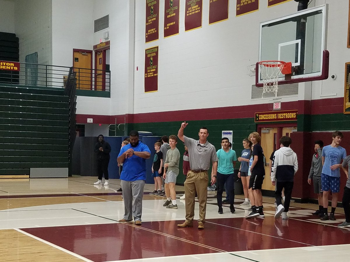 BeeGhs's tweet photo. Regulators getting it done in the gym!! @Jerrett_Ingram
#bethehoneybee #ghspass #spedrules #lovemyjob #GHSGatorNation https://t.co/WEWzr6aFYl