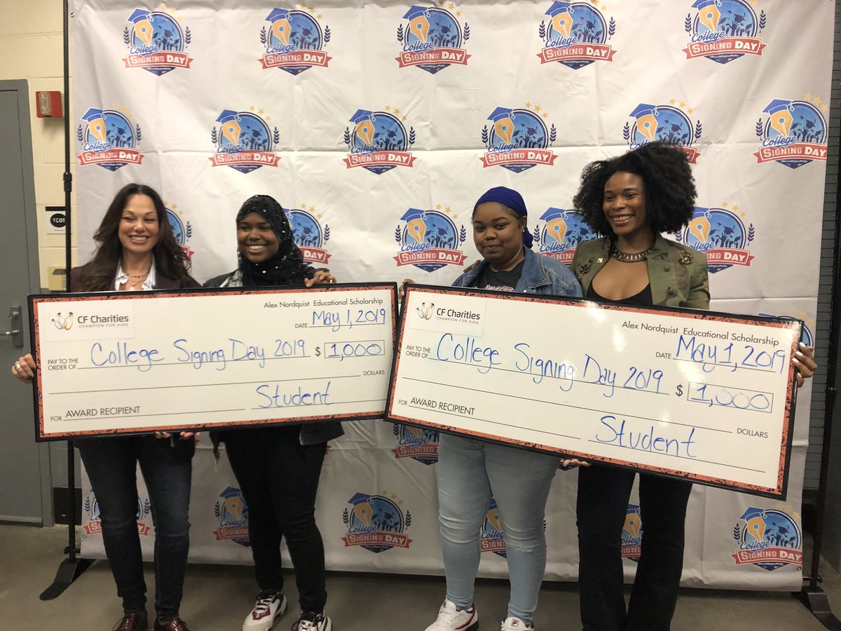 DAFrizzG's tweet photo. Here are a couple of the on-site scholarship winners courtesy of #CFCharities #CollegeSigningDayPHL #ReachHigher https://t.co/7k3z1WlJ3V