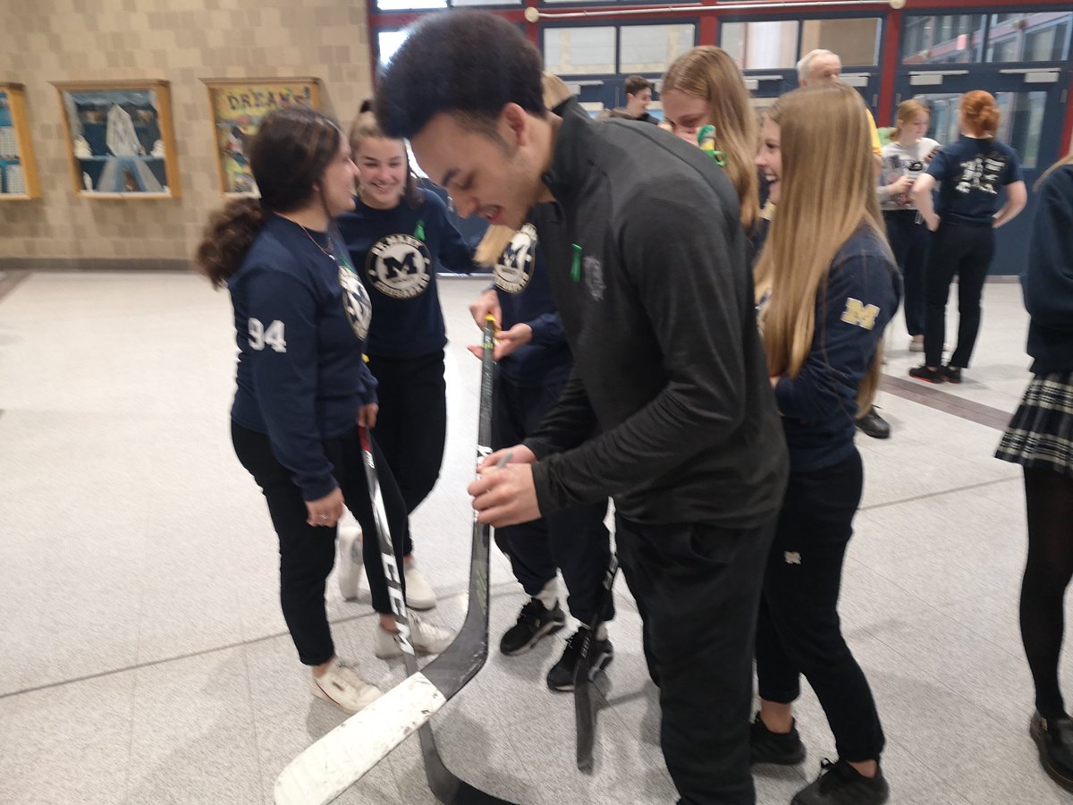 Thanks so much to <a href="/stmacss/">St. Mary Catholic S. S.</a> for inviting the <a href="/BulldogsOHL/">Brantford Bulldogs</a> #11 <a href="/isaacnurse99/">Isaac Nurse</a> to their assembly for Logan Boulet Effect on organ donation. It was great to hear <a href="/dtroysmith/">Troy Smith</a> bring a message from the #Humboldt player's family. #organdonation <a href="/STJOESHAMILTON/">St. Joe's Healthcare (Hospital & Foundation)</a> <a href="/HWCDSB/">HWCDSB</a>