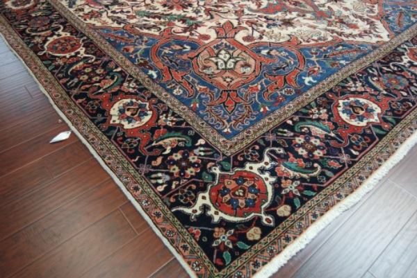 DavidRugsTX's tweet photo. We are slightly obsessed with our new over-sized 11.8 × 16.4 #PersianRug! Raise your hand if you need one too! ✋ #TraditionalRug #MutlicoloredRug #MashadRug #RugSale #DavidOrientalRugs #NavyRug #PinkRug https://t.co/d6YO5RhSo6 https://t.co/OIrbGgISn5