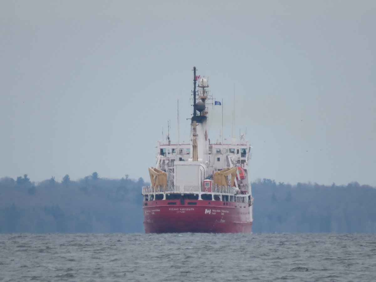 PrescottAnchor's tweet photo. 1 May 2019 CCGS Pierre Radisson down #StLawrenceSeaway dropping the anchor 11h41 in Prescott Anchorage 1 #CCGSPierreRadisson @CoastGuardCAN @DFO_Central #Icebreaker #CCGProud #Seaway60 https://t.co/vk0jkVojmz