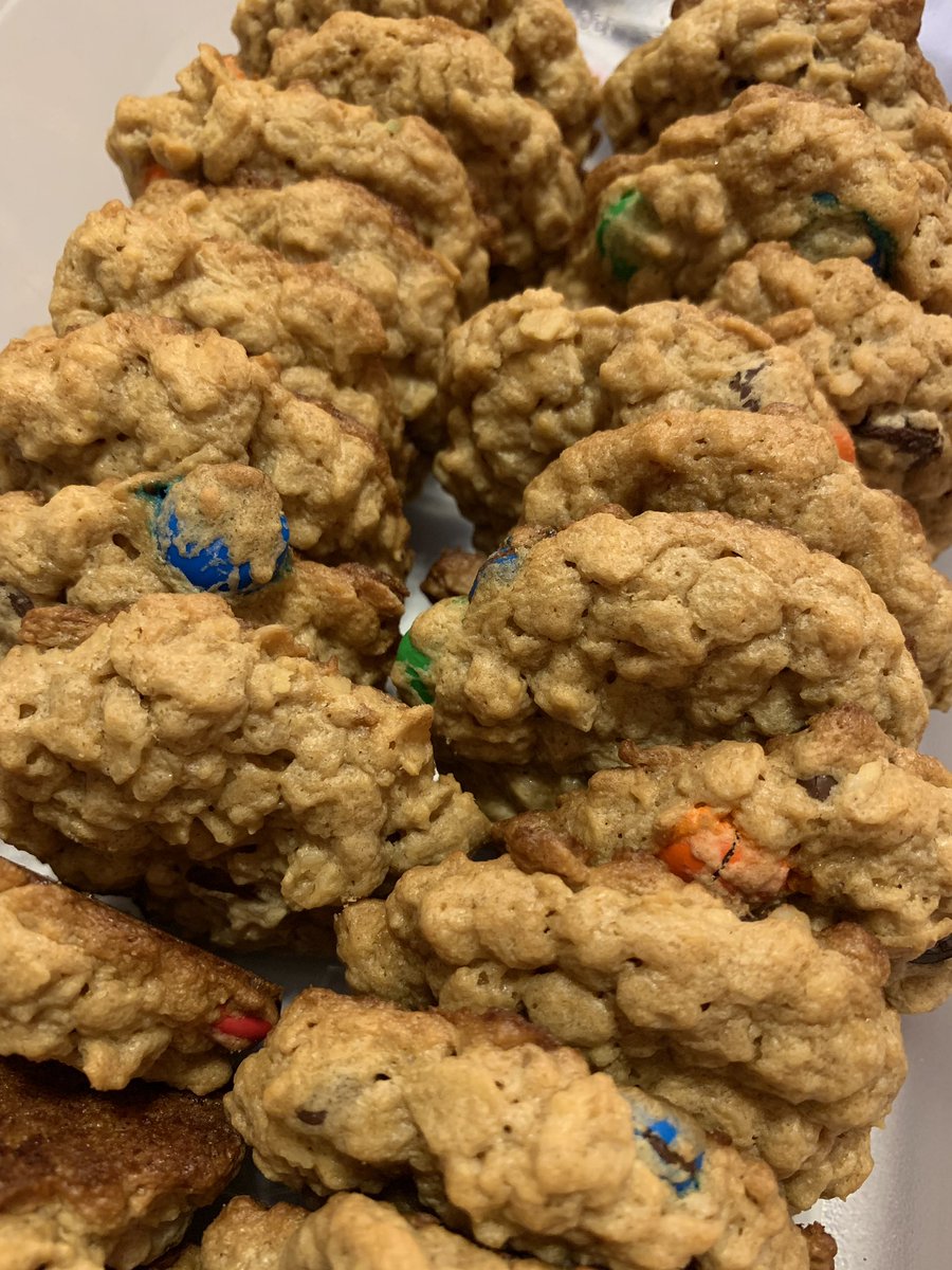 VSCookieAngel's tweet photo. Will #ksleg Veto session be a monster? Who knows! But today, the cookies will be! #GFWednesday #cookies #veto2019 https://t.co/SkyQzfenth