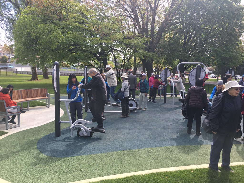 @ParkBoard officials are now showing seniors how to use the fitness equipment at the facility #seniorfitness #seniorfriendly #vancouverparks #bcitnews @BCITJournalism