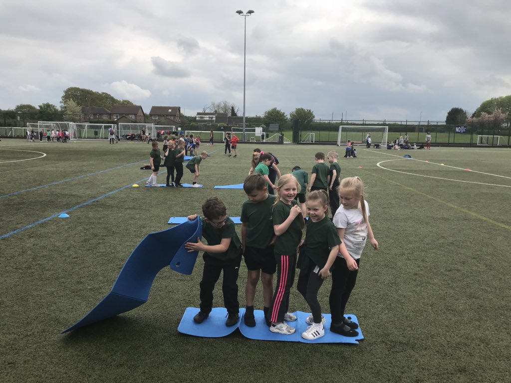 ConyersPE's tweet photo. The Y2 Fun Sports included sports to enhance teamwork, communication skills and accuracy #acrosstheswamp #frisbeeskills #simonsays #toilettag #tnrowingchallenge https://t.co/cV8HTtAONV