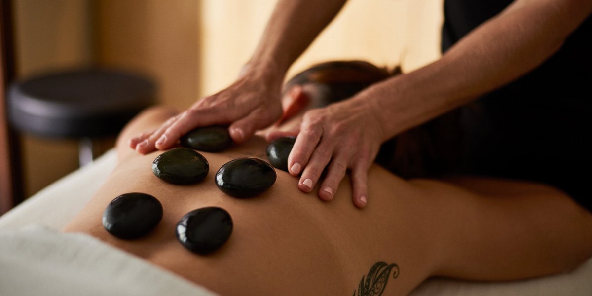 Bodybuilderin Taetowierte Schwarz Massage