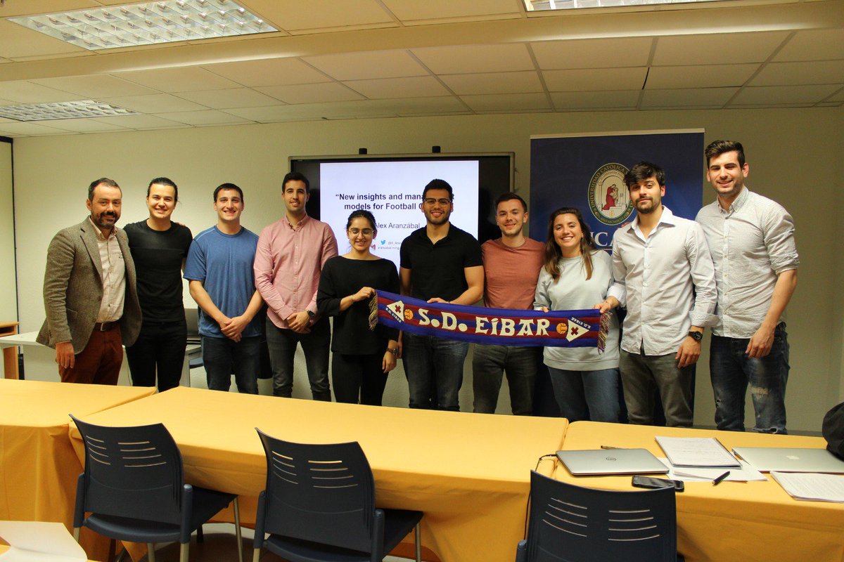 UCAM_Sports_Uni's tweet photo. ⚽Que mejor ejemplo en el #DiaDelTrabajador 💪 que el de alguien como @A_Aranzabal capaz de convertir a la @SDEibar 🔴🔵 en un equipo modelo; ejemplo de gestión y de valores 📈 🔝
#ModeloEibar
#UCAM #HazDeTuPasionTuFuturo https://t.co/JZwwprEIXV