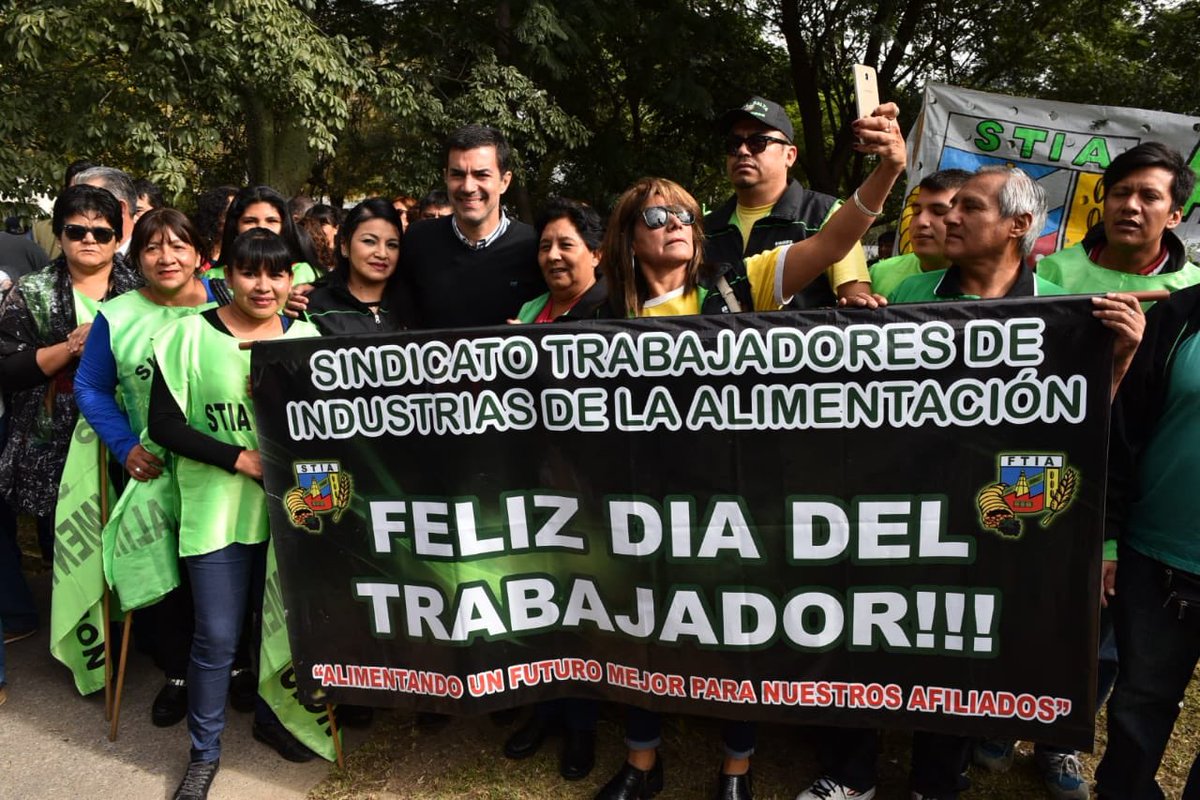 UrtubeyJM's tweet photo. El gran desafío que tenemos hoy es  recuperar una Argentina competitiva y productiva, donde la cultura del trabajo sea el movilizador social. Tenemos que generar inclusión laboral y un modelo de país donde el trabajo no sea un privilegio #FelizDiaDelTrabajador https://t.co/XSeUTfXgvZ