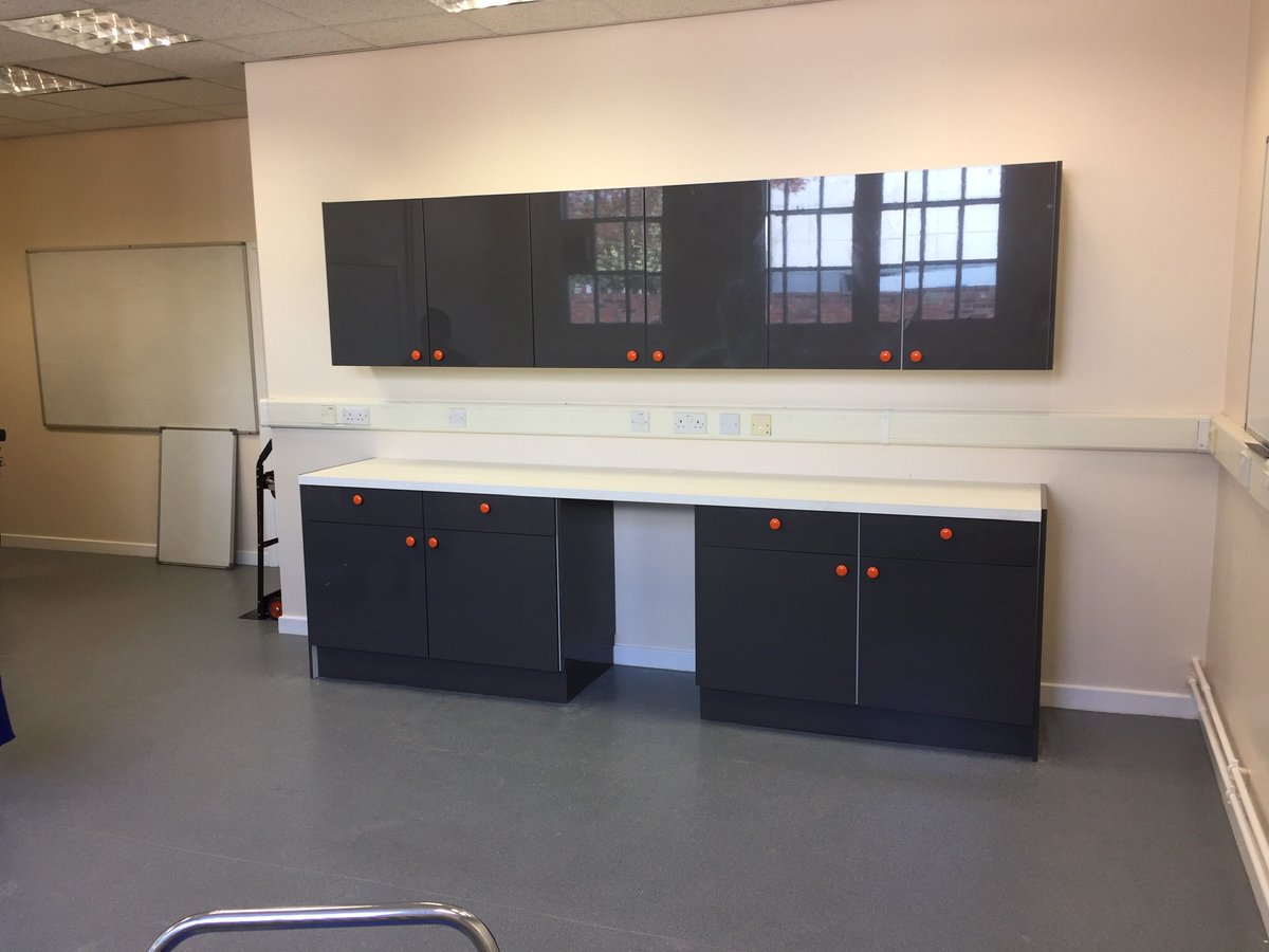 startupteesside's tweet photo. Micro-Factory No2 is coming along. Kitchen in. Oven arrived. Soon to be making the most amazing ..... coming soon. #HealthyFood #organicfood #glutenfree #sugarfree #ecopackaging @TeessideUni #teespride https://t.co/nRTn6he6PV