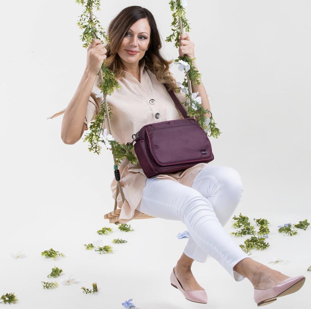Loose_Ends_Co's tweet photo. LUG life 🙂  Shop LUG bags at Loose Ends Trading Co.  Many sizes, styles and colours in-store. 195 St Anthony Street, Annapolis Royal, Nova Scotia "Where everyday things are a little less ordinary..."
#ShopLocal https://t.co/xRV826Bg3W