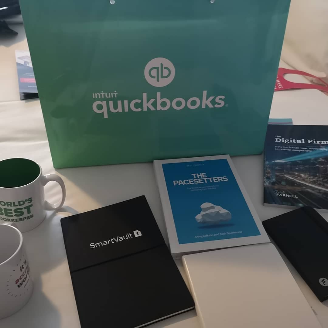 MsFriday_IOW's tweet photo. Great 1st Accountex, happy with my little swag pile... ❤️ My mugs 😄☕ #swag #Accountex https://t.co/9keEgg3uSK