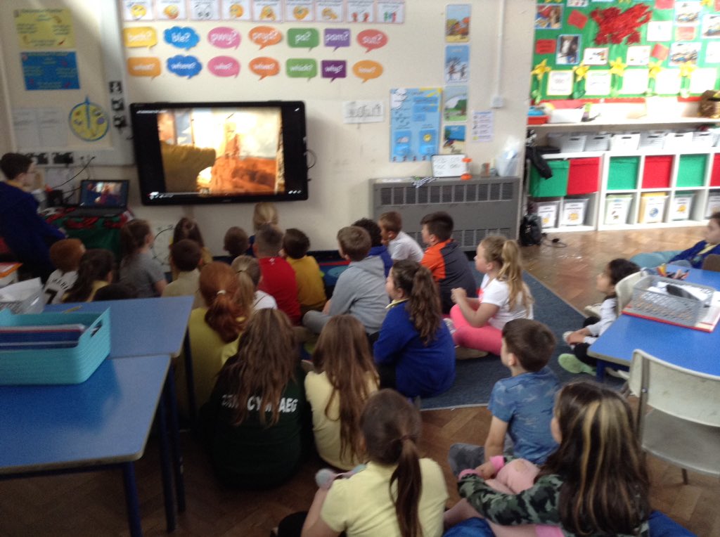 portmeadp's tweet photo. Year 3/4 are learning about the artist Eric Joyner as part of their topic 'Robot Rampage'. #pmdp3 #pmdp4 https://t.co/4g9U1QGVGA